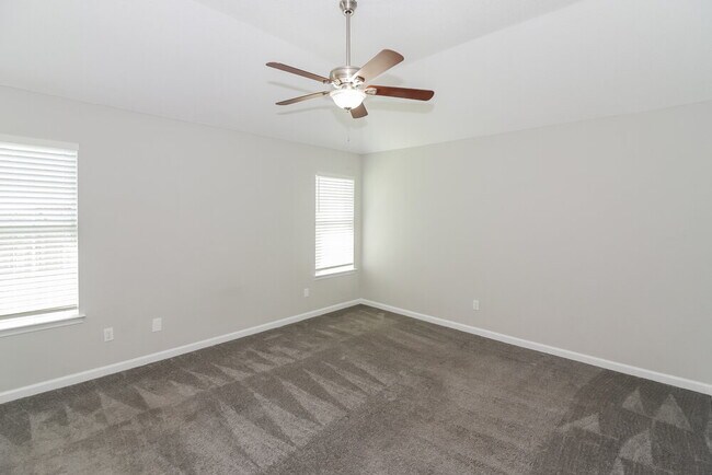 Building Photo - 8471 Cross Point Dr