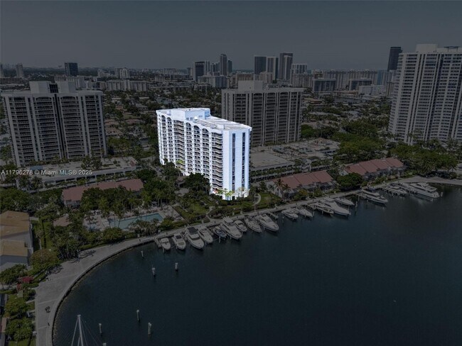 Building Photo - 3610 Yacht Club Dr