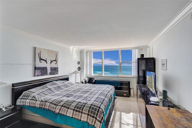 Building Photo - 3180 S Ocean Dr