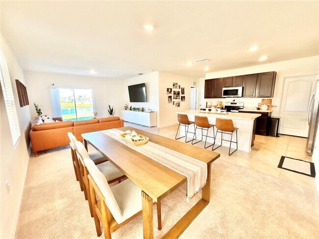 Building Photo - 2371 Brassie Ct