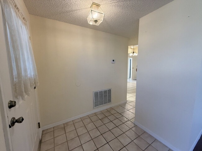 Building Photo - 5027 Panther Dr