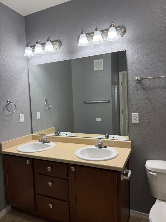Building Photo - 4835 Wells Branch Heights
