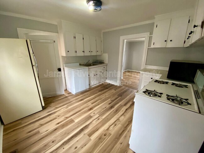 Building Photo - 1805 Ridge Ave