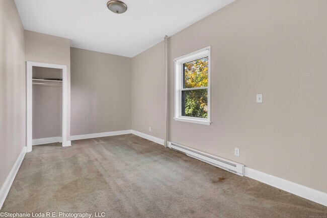 Building Photo - 82-86 Water St