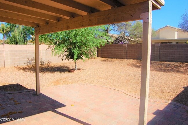Building Photo - 8832 N Mesquite Bluffs Pl