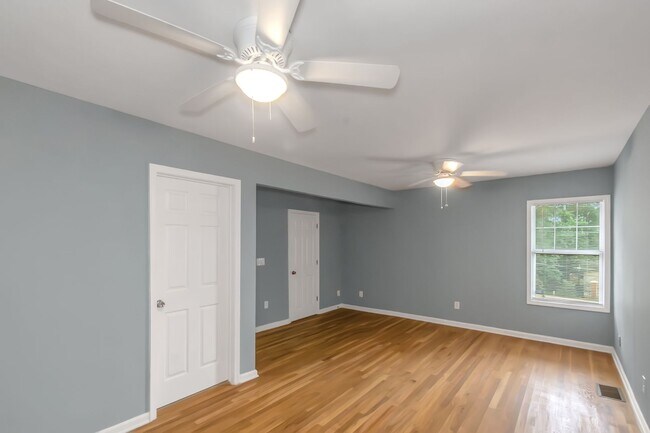 Building Photo - WELCOME HOME!
