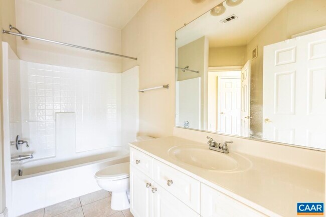 Building Photo - 1051 Glenwood Station Ln