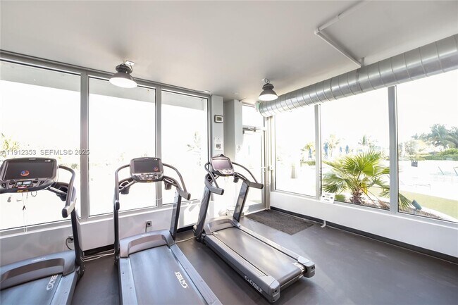 Building Photo - 100 Lincoln Rd