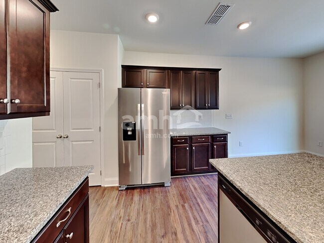 Building Photo - 800 Headland Wy