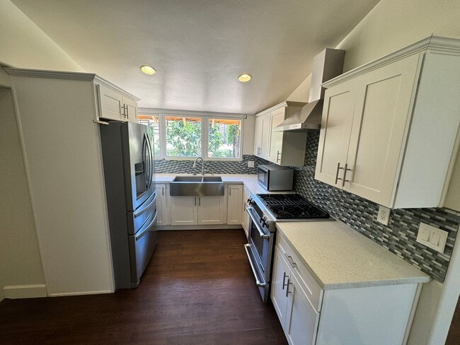 Building Photo - 3BD/2BA HOME off Old Hwy 80, Ample Parking...