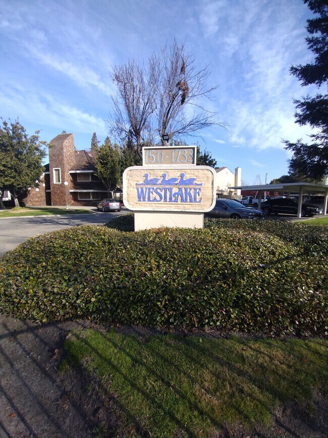 Primary Photo - 1699 Pyrenees Ave