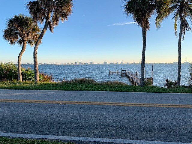 Building Photo - 13825 S Indian River Dr