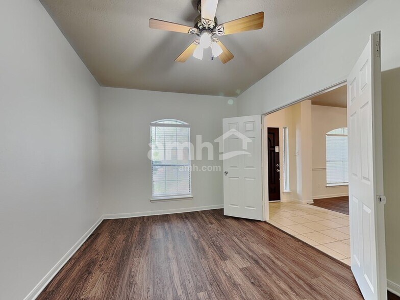 Building Photo - 16518 Barker Ranch Ct