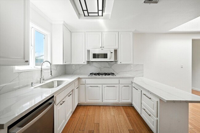 Building Photo - 8846 Laramie Ave