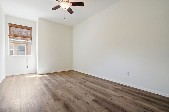 Building Photo - Beautiful TownHome in Pacific Ridge Rancho...