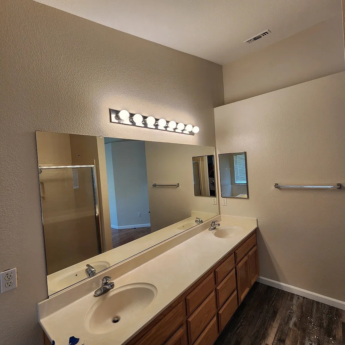 Building Photo - 9919 Tarzo Way