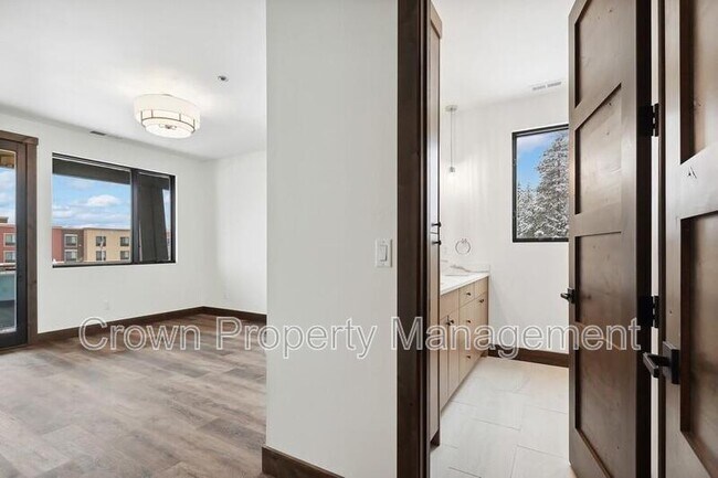 Building Photo - 317 Akers Ln