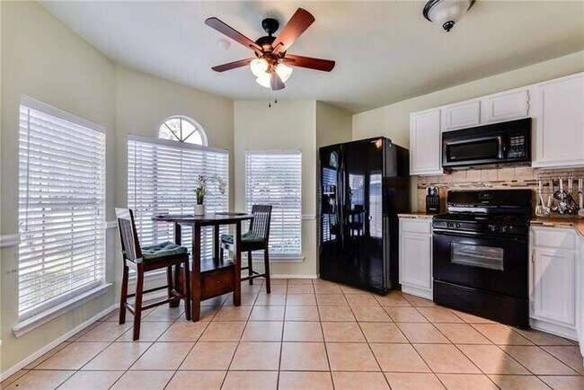 Building Photo - 8903 Shattuck Cove