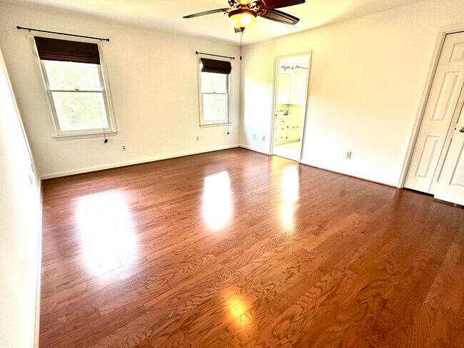 Building Photo - 527 Brandermill Rd