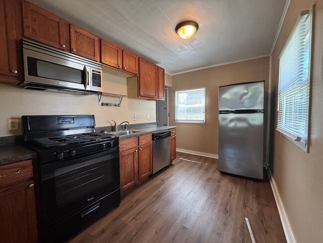 Building Photo - 2 Bedroom / 1 Bath Home in Council Bluffs!