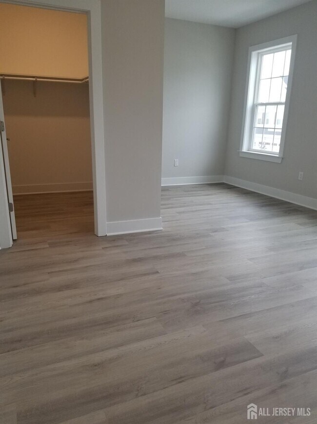 Building Photo - 4403 Thompson Dr