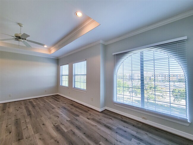 Building Photo - 2416 La Branch St