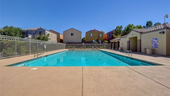 Building Photo - 9291 Hollander Ave