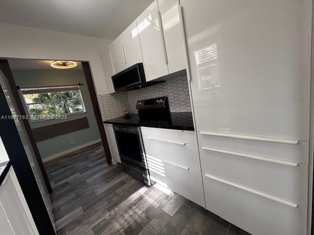 Building Photo - 8002 Lagos De Campo Blvd