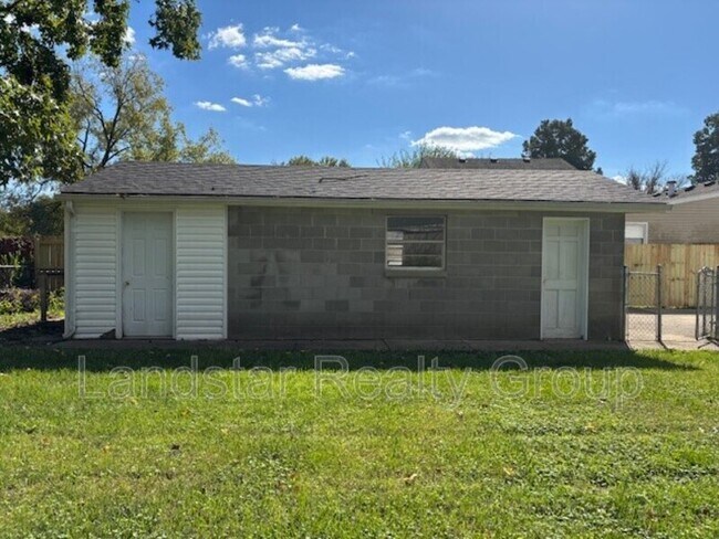 Building Photo - 7507 Gerald Ave