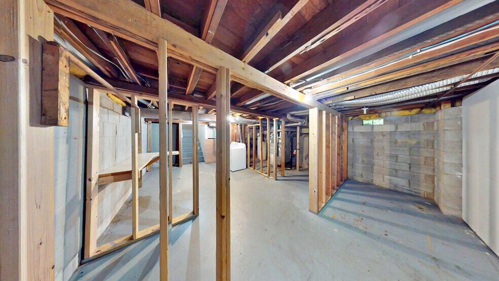 Building Photo - 520 Hanlon Ave