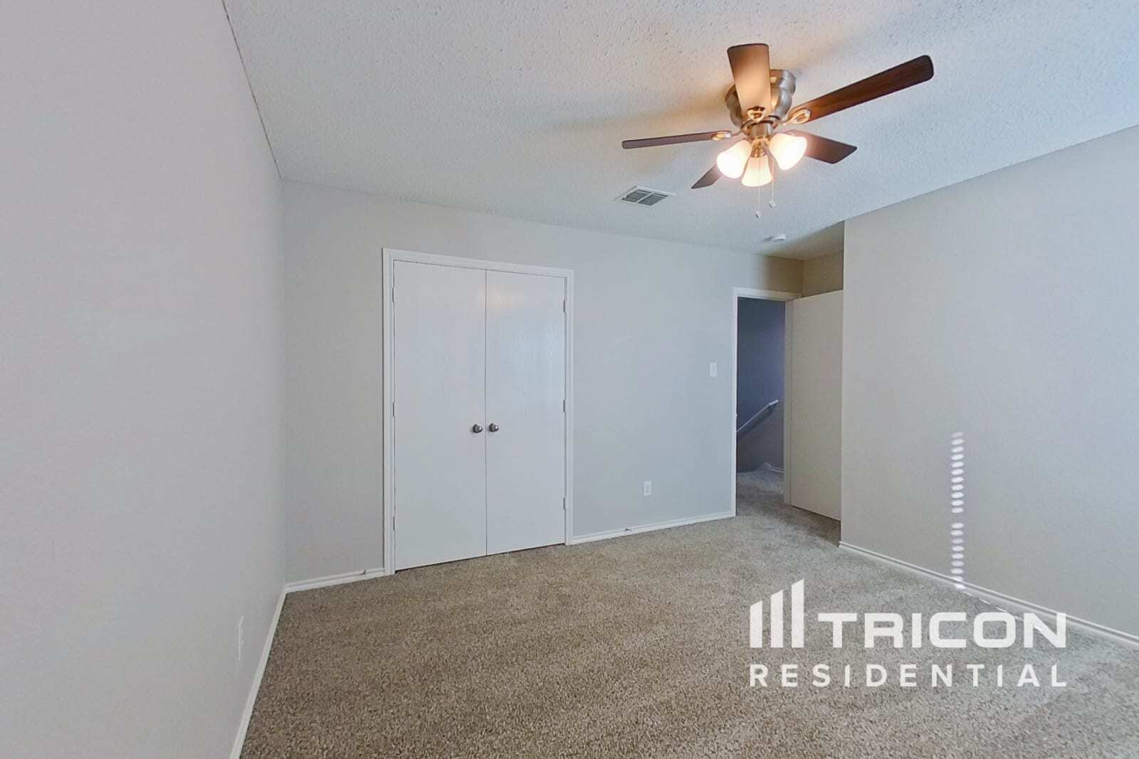 Building Photo - 16616 Jasmine Springs Dr