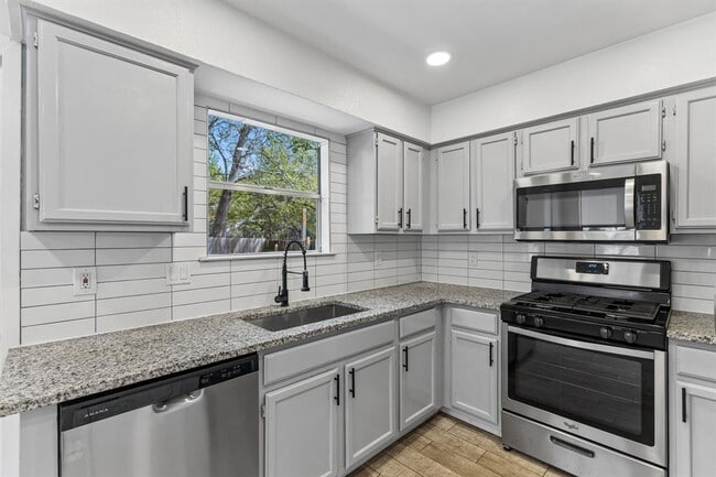 Building Photo - 10613 Archdale Dr