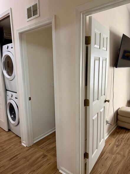 Building Photo - 575 Oakleaf Plantation Pky