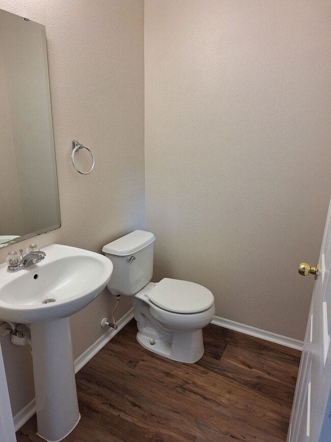 Building Photo - 3BR 2.5 BA LANDINGS AT SUGAR MILL TOWNHOME!