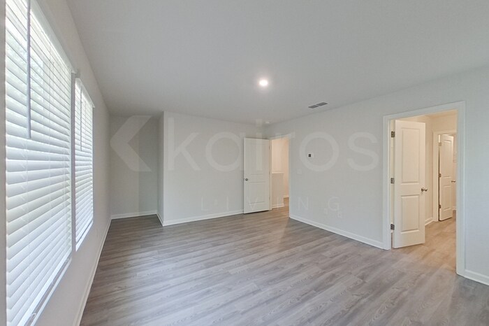 Building Photo - 380 Ironwood Ct