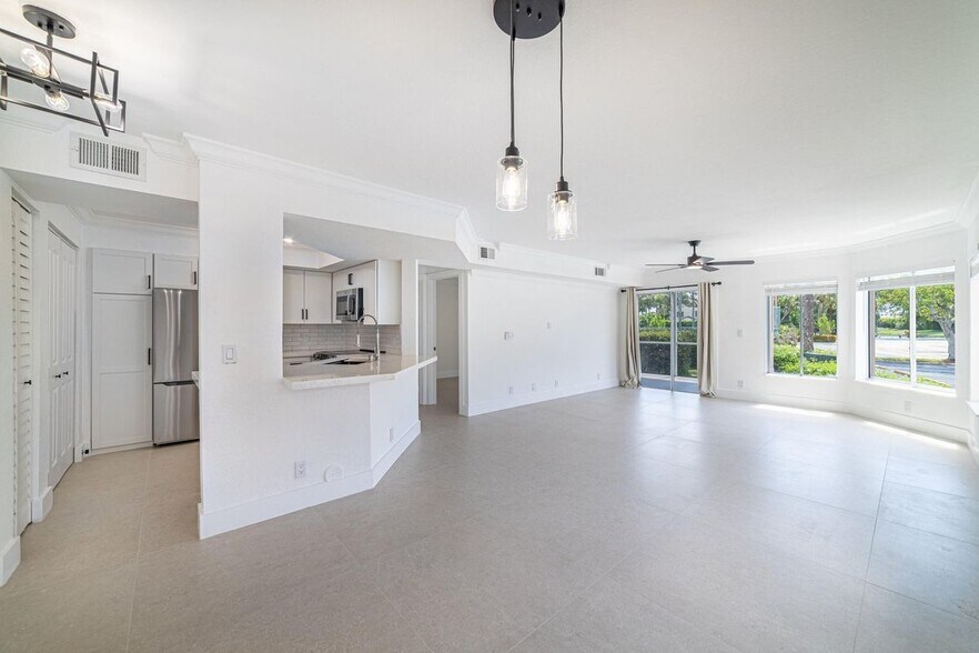 Building Photo - 815 Boynton Beach Blvd