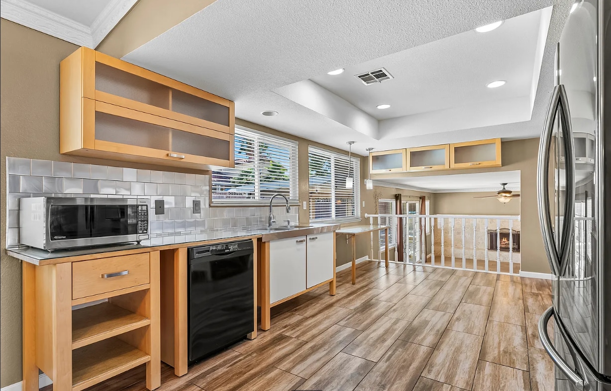 Kitchen - 7474 Puritan Ave