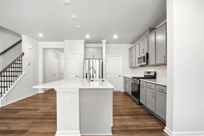 Building Photo - BRAND NEW TOWNHOME Available now, DEPOT 499 in Apex!