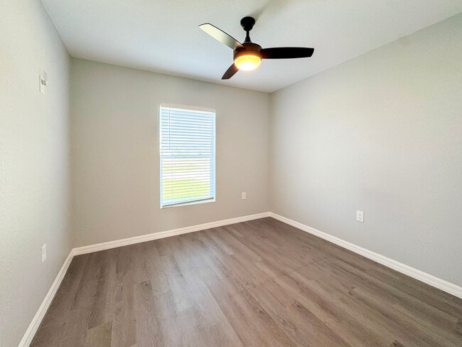 Building Photo - 6827 San Bruno Dr