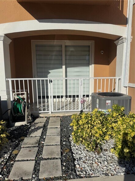 Building Photo - 7250 NW 177th St