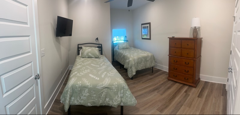 Building Photo - 546 Howard Ave