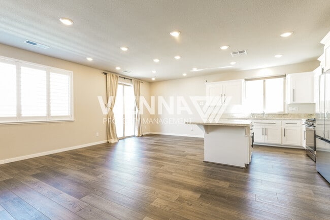 Building Photo - 4120 Gossamer St