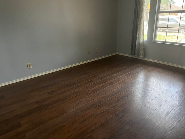 Building Photo - 821 Chalan Dr