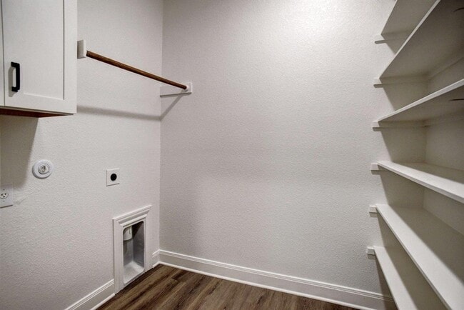 Building Photo - 123 S Kanaio Dr