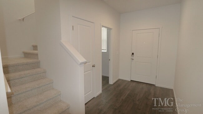 Building Photo - 3BD Home in Ridgefield in a Great Location!  Don't Miss Out!