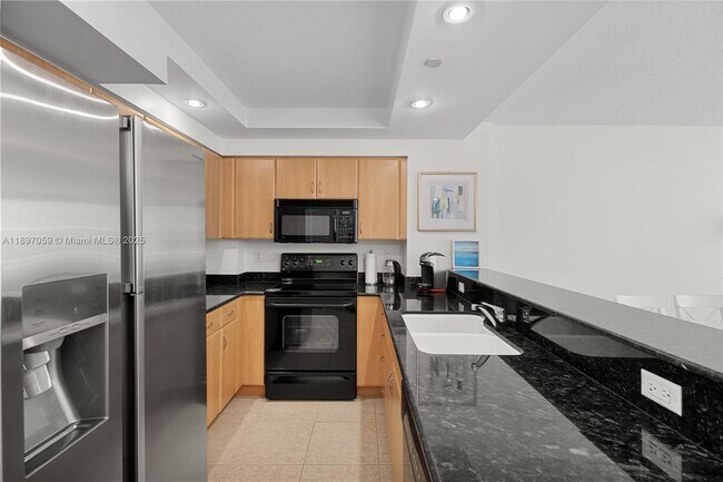 Building Photo - 6917 Collins Ave