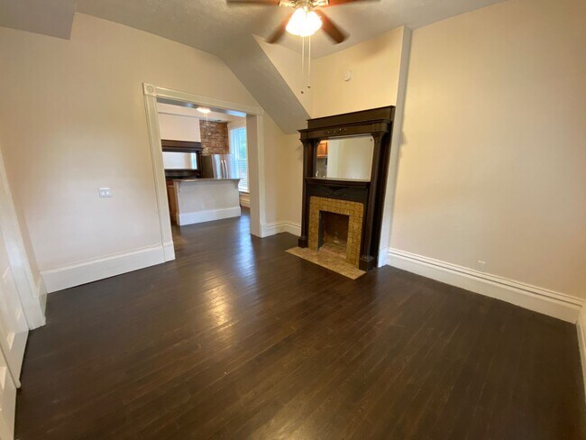 Building Photo - 877 Dennison Ave