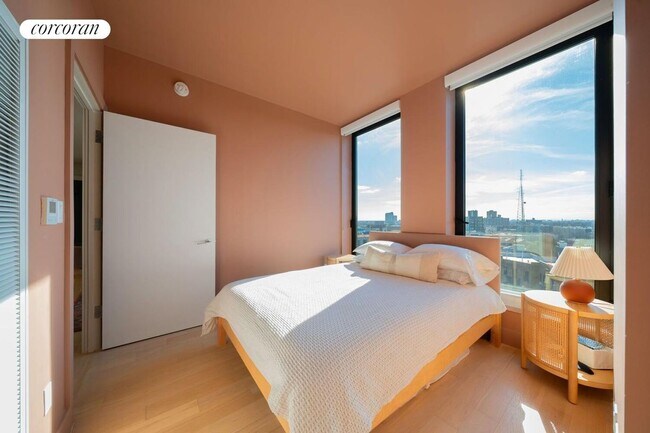 Building Photo - 111 Montgomery St