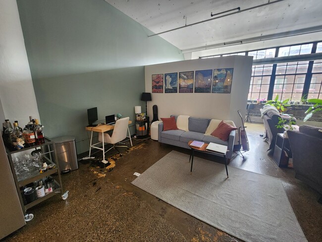 Building Photo - City-View Artist's Loft in Downtown St. Paul