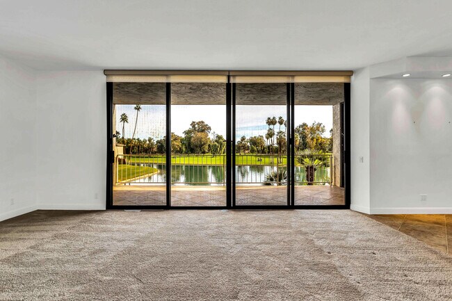 Building Photo - 910 Island Dr